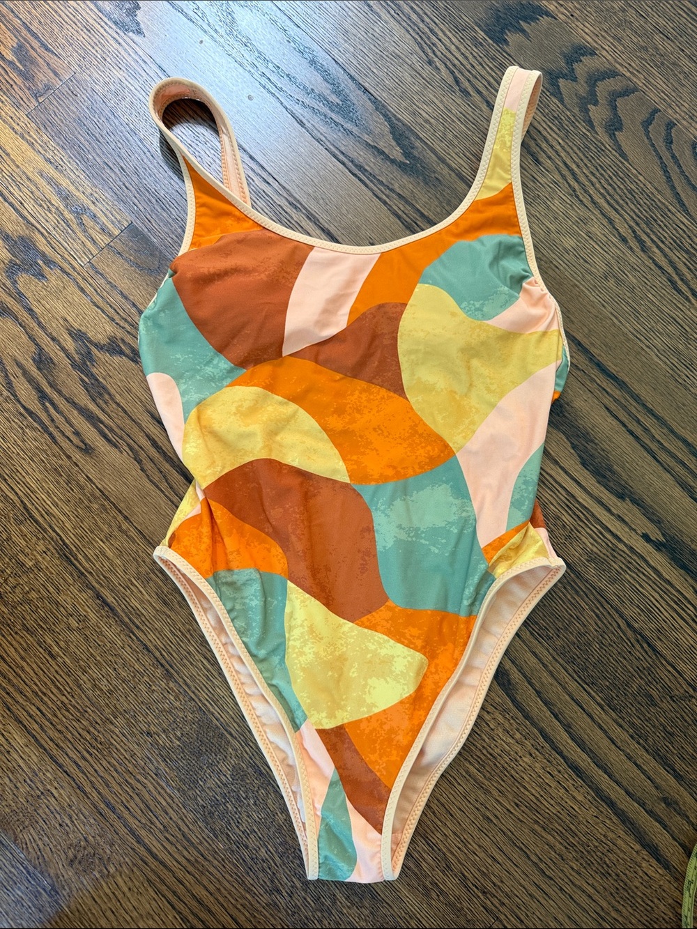 E Fe Noel Women’s Small Multi-Color Abstract Wave One-Piece Swimsuit Peach Trim